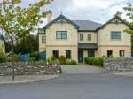 2 Oakwood Manor